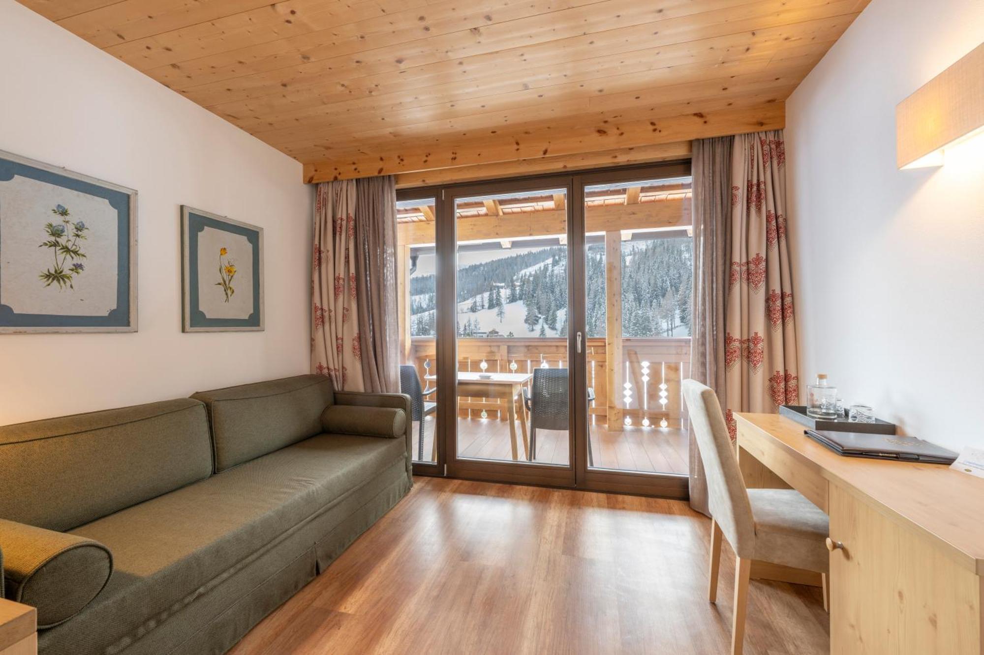 La Stua Hotel San Cassiano  Exterior photo