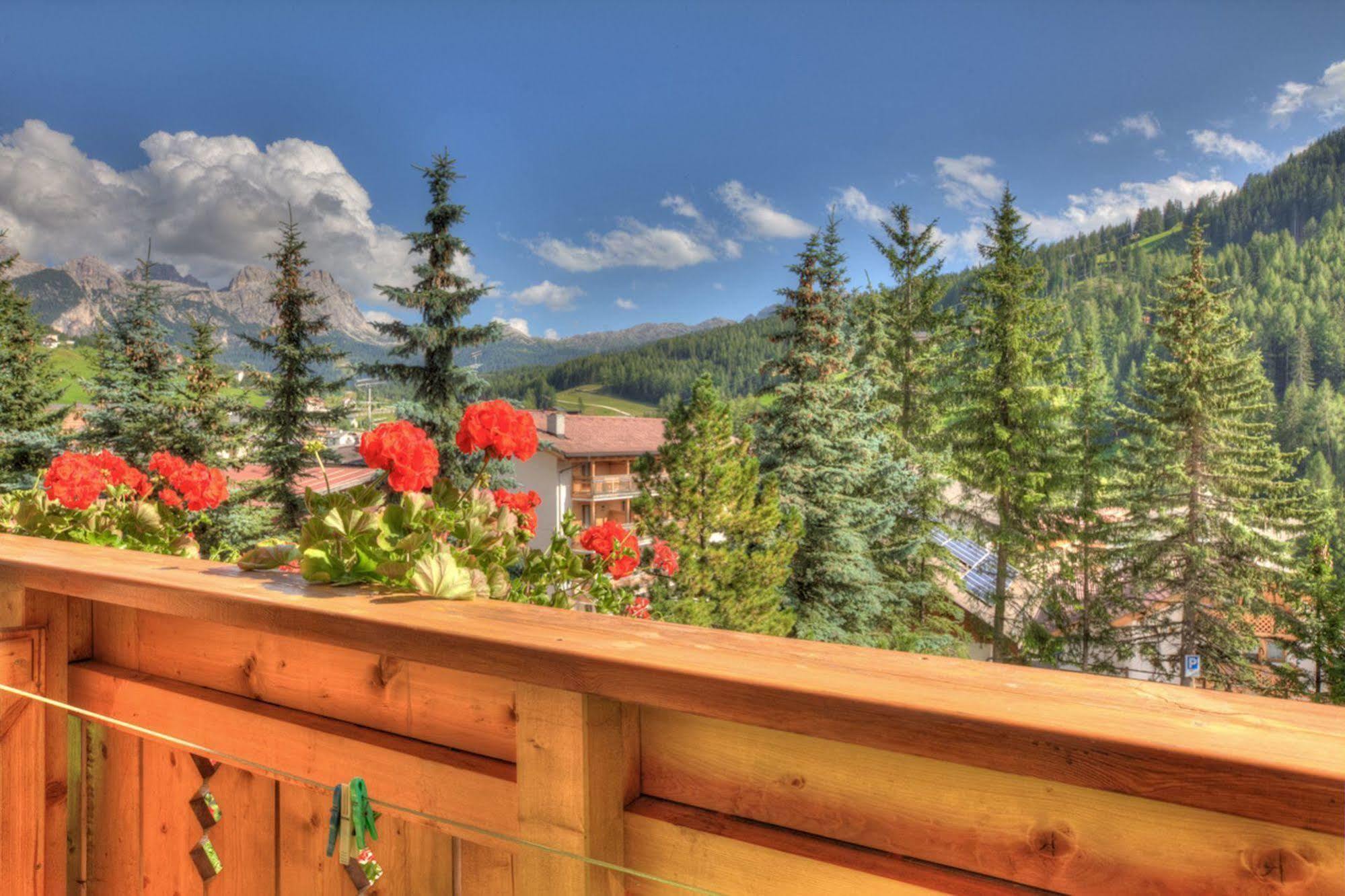 La Stua Hotel San Cassiano  Exterior photo